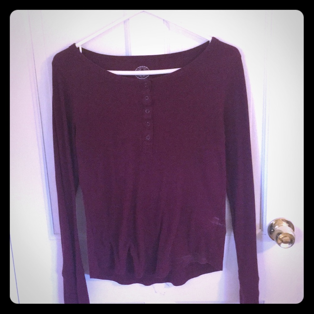 Maroon thermal long sleeve.